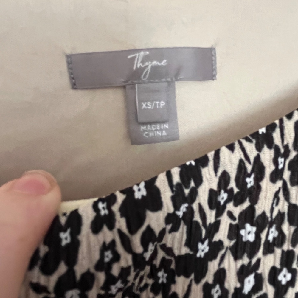 Thyme maternity midi dress - Picture 2 of 3